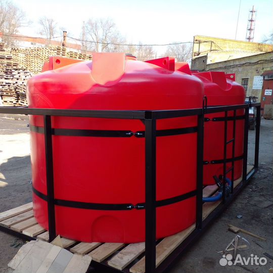 Ёмкость пластиковая под кас в обрешетке