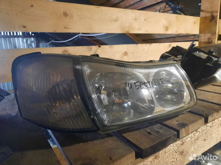 Фара правая nissan liberty