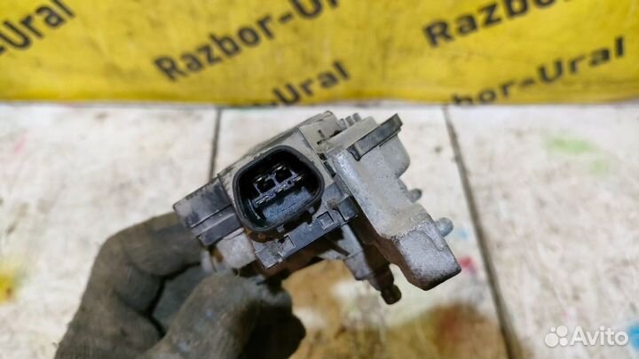 Моторчик дворников передний Тойота Авенсис