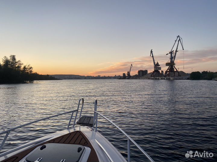 Аренда катера с капитаном (прогулка по Волге)