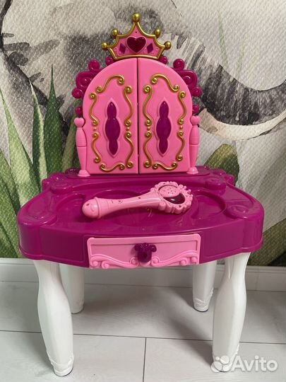 Туалетный столик с зеркалом детский