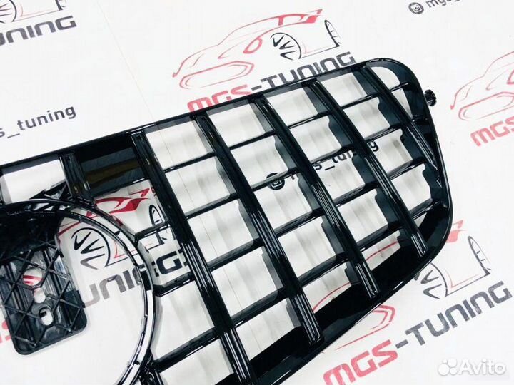Решетка на Mercedes e-class w212 дорест. GT Black