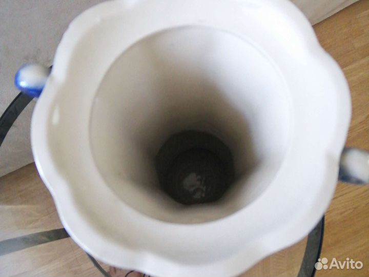 Керамическая ваза для цветов