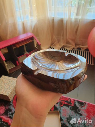 Пепельница из обсидиана