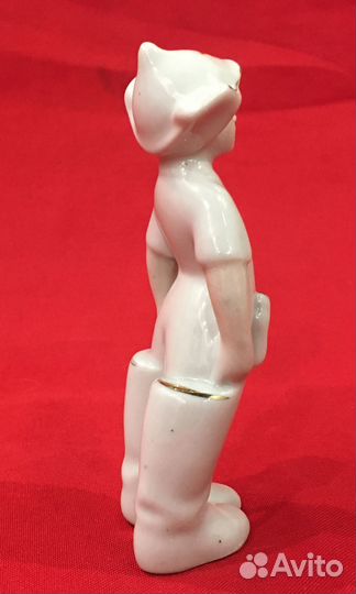 Статуэтка фарфоровая. Мальчиш Кибольчиш. СССР