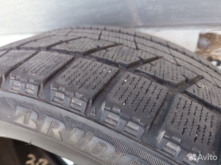 Bridgestone Blizzak VRX 245/45 R19 98S