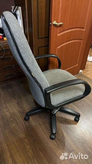 Компьютерное кресло
