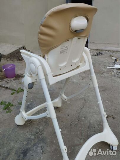 Стульчик для кормления ребенка