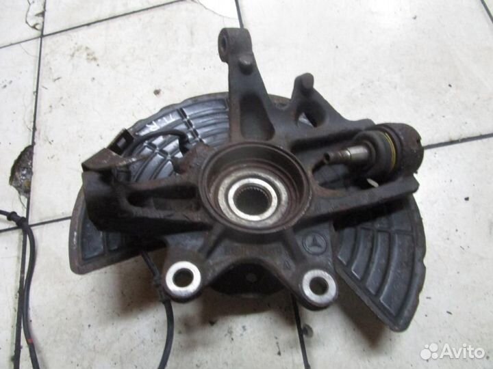 Кулак поворотный передний правый w163 ML-class