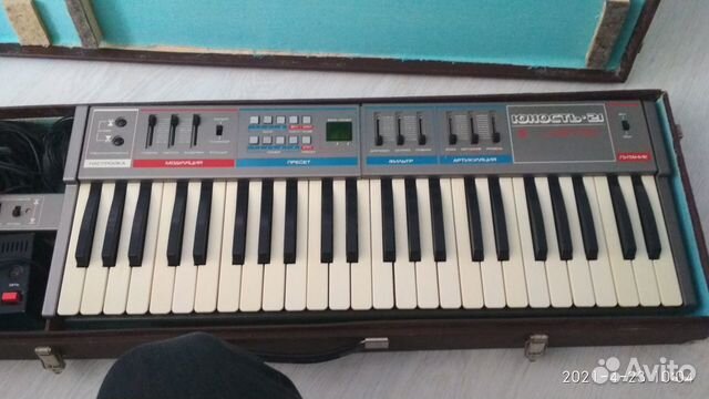 Полифонический синтезатор юность 21