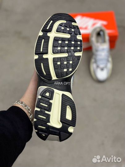 Nike v2k run