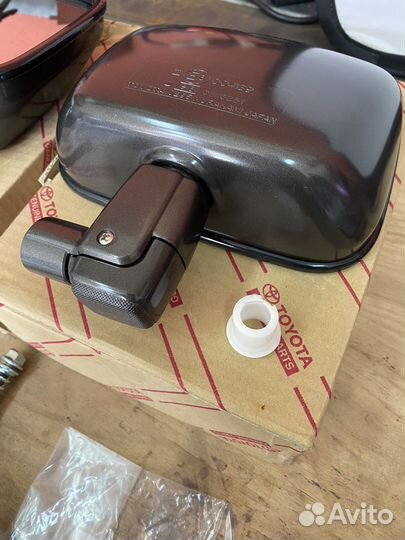 Комплект новых зеркал на Land Cruiser 40