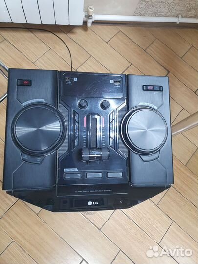 Колонка LG OM7560