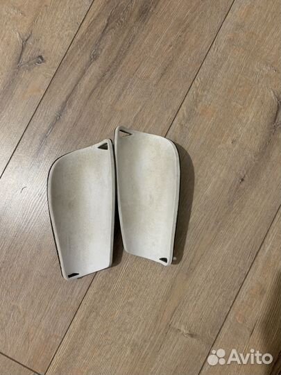 Щитки футбольные