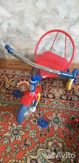 Трехколесный велосипед