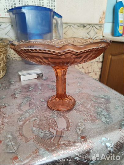 Ваза для фруктов на ножке цветное стекло СССР