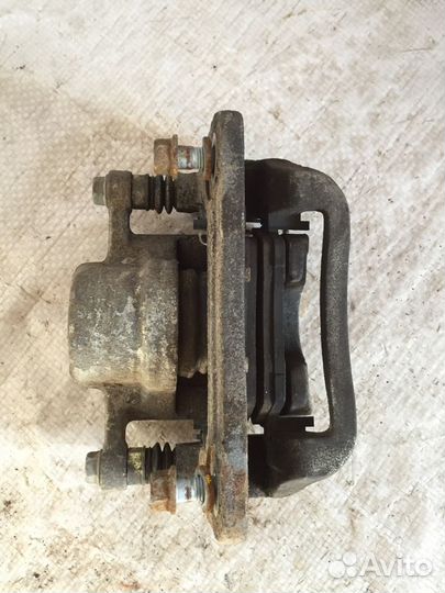 Суппорт тормозной задний правый Хендай Санта Фе