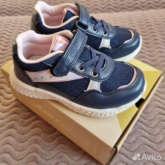 Кроссовки детские