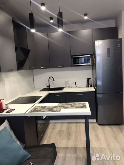 Кухонный гарнитур угловой.Кухни на заказ