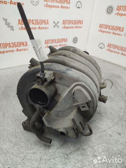 Впускной коллектор Opel Astra H 55353314