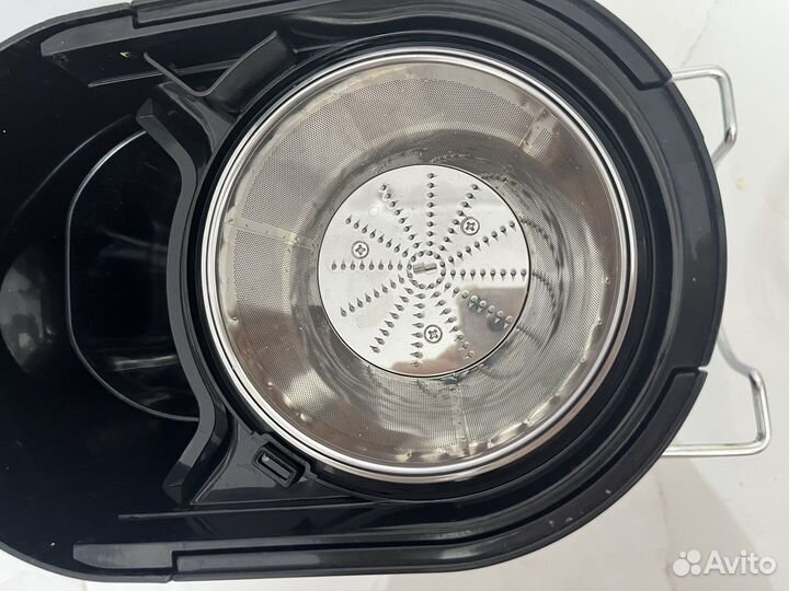 Соковыжималка новая