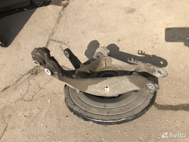 Кулак задний левый рендж ровер вог спорт 2013-2018