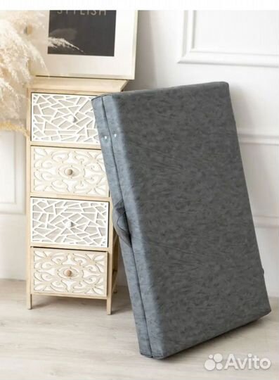 Кушетка и холдер