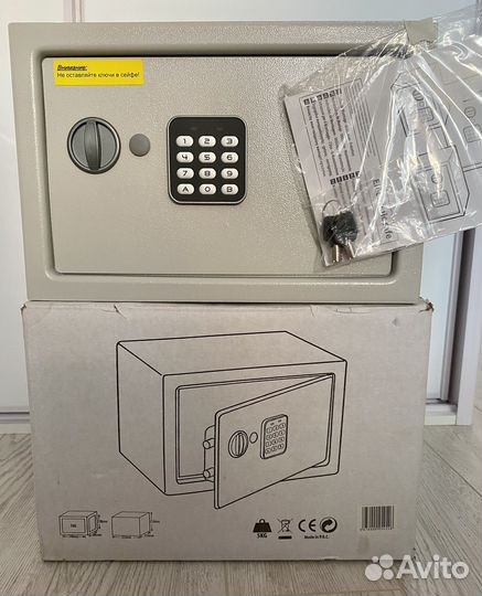 Сейф металлический