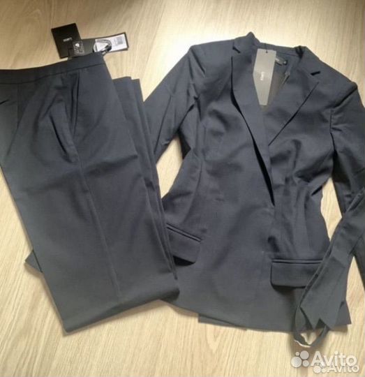 Костюм брючный Lakbi 42