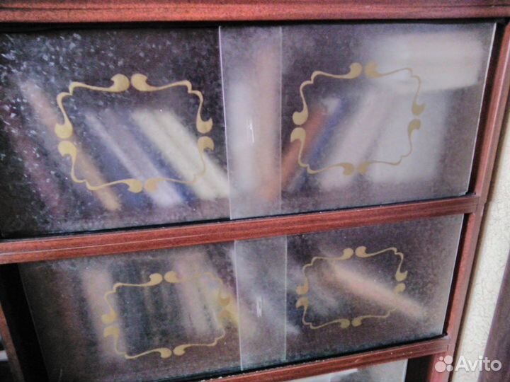 Полка для книг