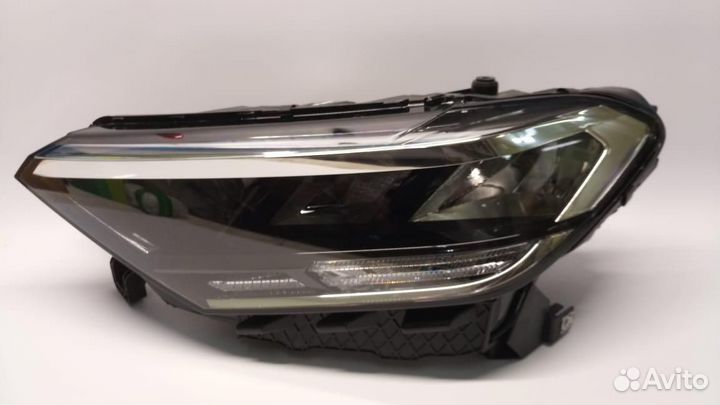 Фара передняя левая и правая Volkswagen Polo 6