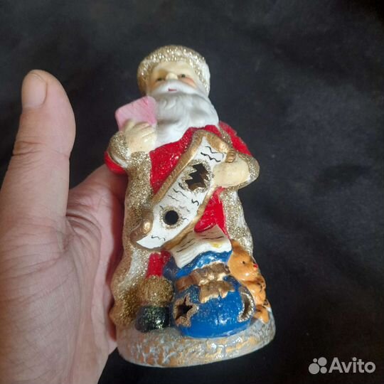 Фарфоровая статуэтка Дед мороз