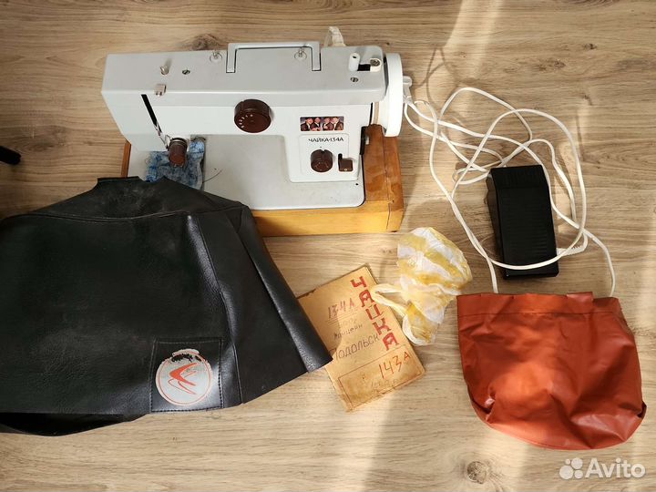 Швейная машинка чайка 134а