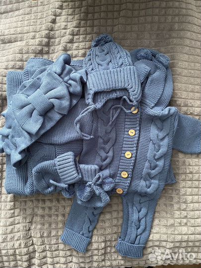 Комплект на выписку вязанный с одеялом новый