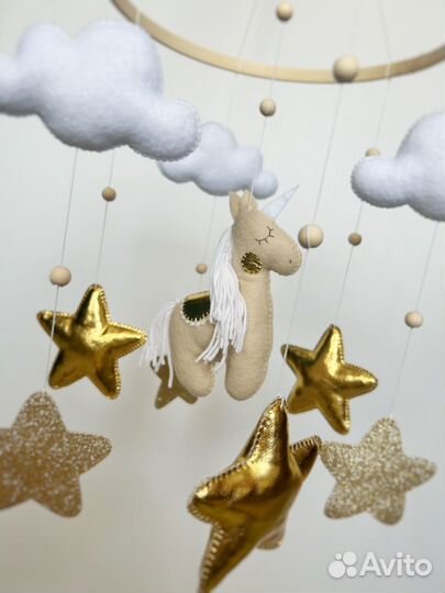 Мобиль на кроватку из фетра