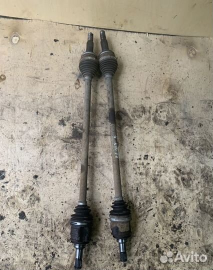 Toyota RAV 4 привод задний правый и левый