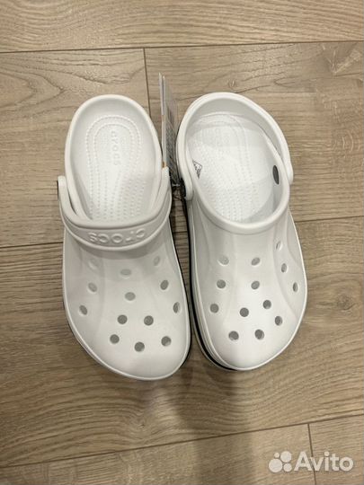 Женские шлепанцы crocs