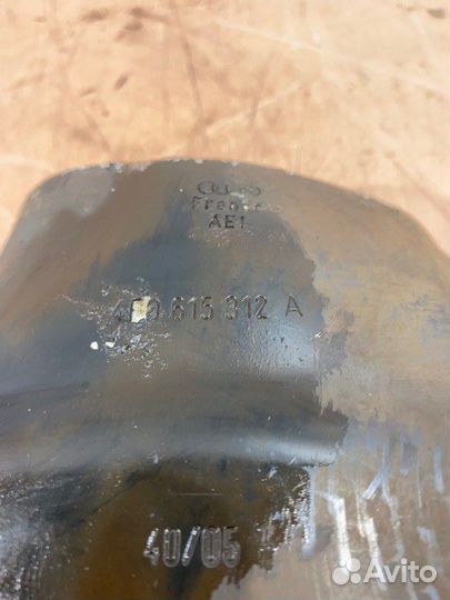 Пыльник тормозного диска передний правый Audi A6