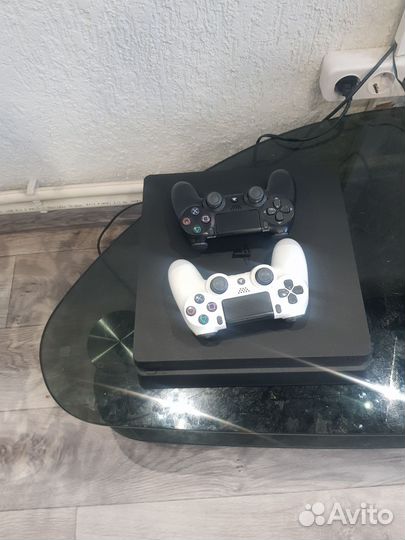 Sony PS4 slim 1tb, 2 геймпада