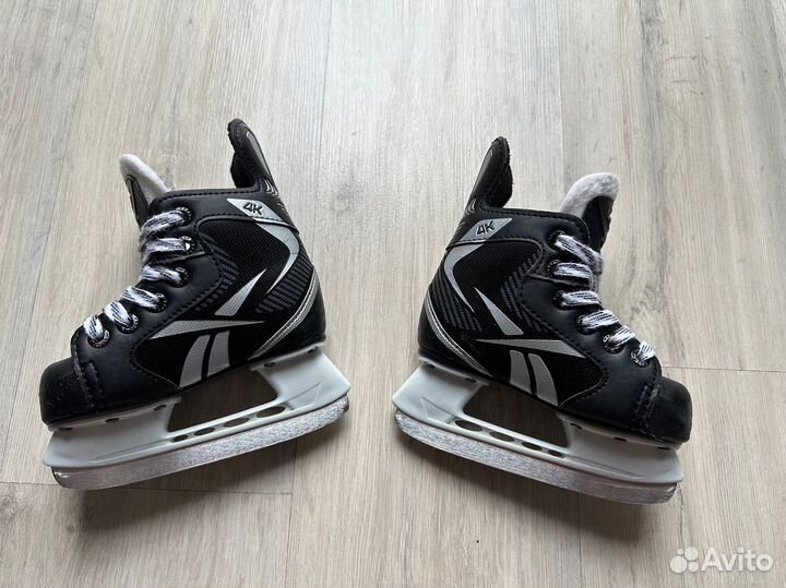 Коньки хоккейные детские 25 размер и нагрудник