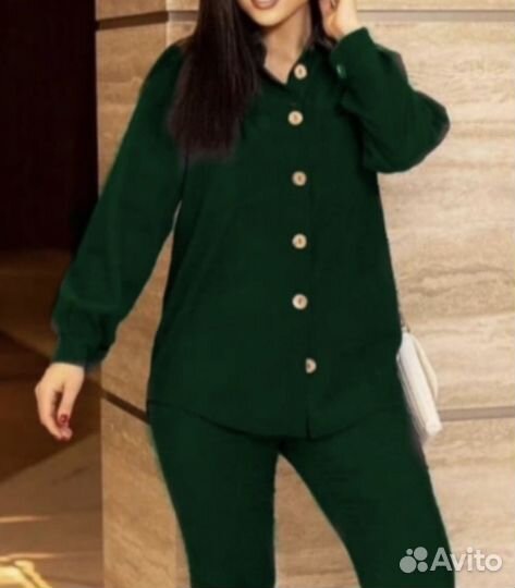 Продам спортивный костюм