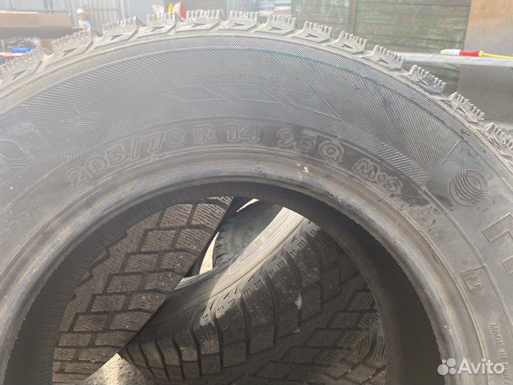 Nokian Tyres Hakkapeliitta Q 205/70 R14