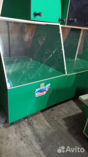 Торговые витрины и прилавки для магазина