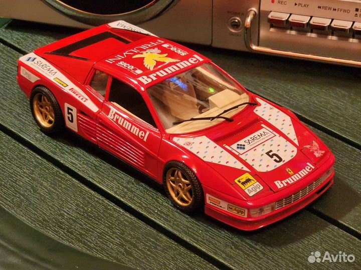 Ferrari Testarossa 1:18 Burago