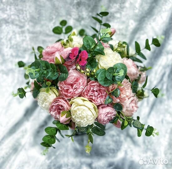 Композиции из искусственных цветов