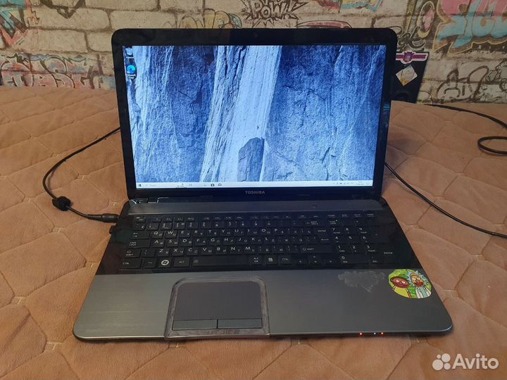Ноутбук toshiba