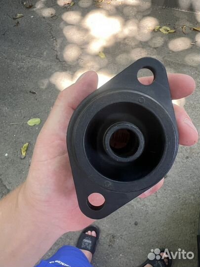 Подушка кузова Toyota Land Cruiser