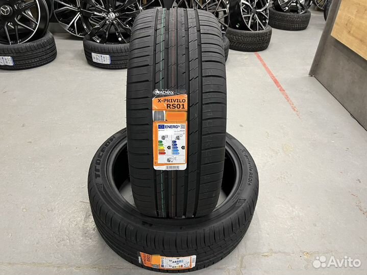 Tracmax X-Privilo RS01+ 275/40 R21 и 315/35 R21 107Y