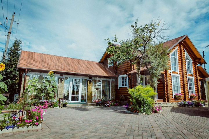 Коттедж 180 м² на участке 16 сот.