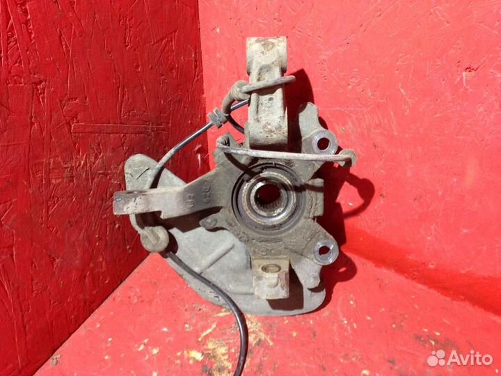 Кулак передний левый Фиат Альбеа